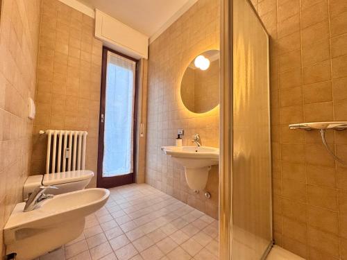 Ένα μπάνιο στο Home Dave Luxury Como Lake View