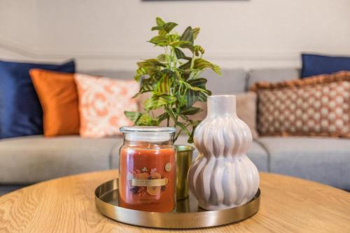 Posezení v ubytování Stylish Greater Manchester home