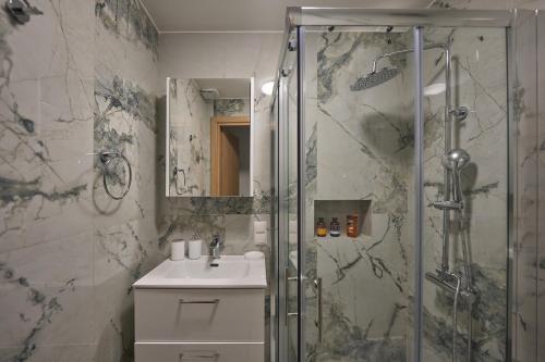 Elegant flat with garden an urban oasis in Athens