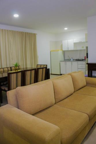 Χώρος καθιστικού στο House 4 minutes from the airport