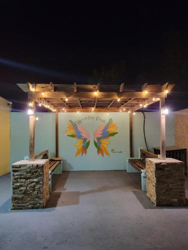 Galería fotográfica de Eco remote Oasis Solar Power pool Vibe 4 all ages en Los Molinos