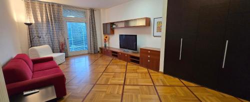 Ponale 52 bright studio
