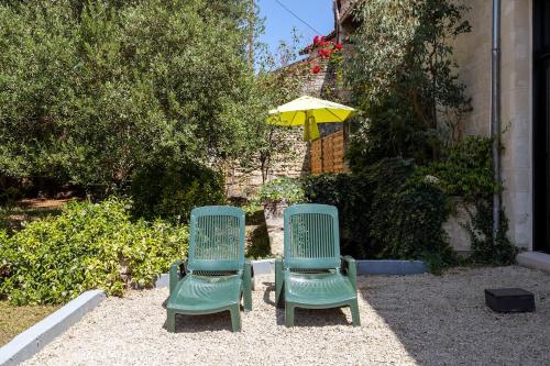 Zahrada ubytování Grande maison contemporaine 160 m2 et son jardin privatif de 700 m2 - logement entier