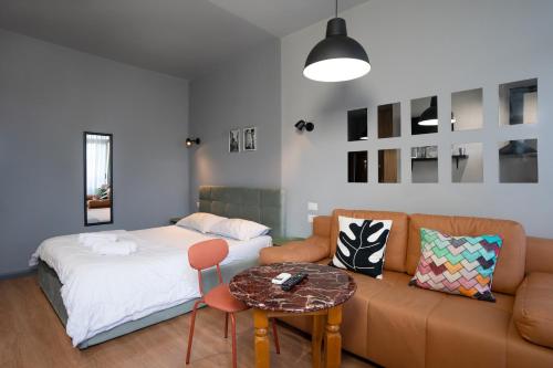 Compact studio chic design