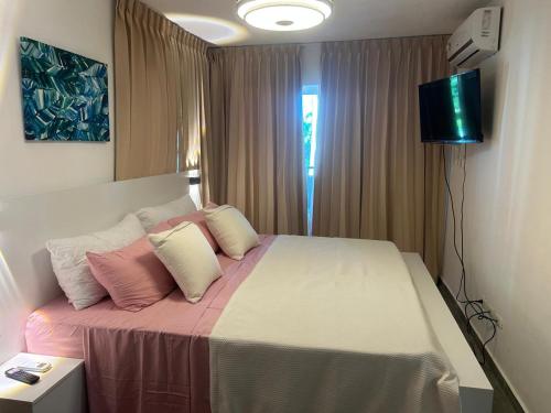 Tranquil 3 Bedroom Apartment - Pool & Private Beach Access