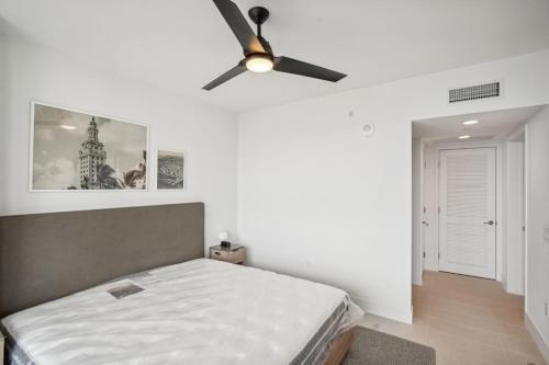 NEW Luxury Bay View Downtown 1 Bedroom photo 29