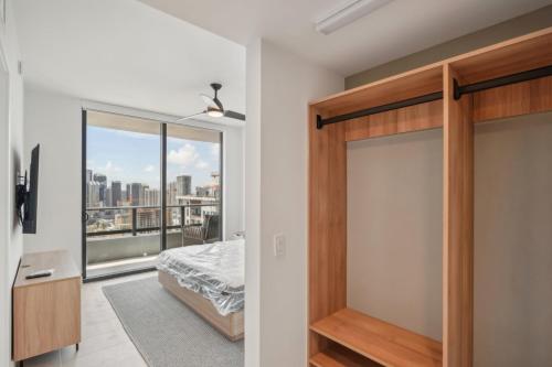 NEW Luxury Bay View Downtown 1 Bedroom photo 3