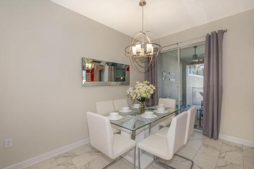 Stunning Townhouses 5 Minutes away Disney! photo 53