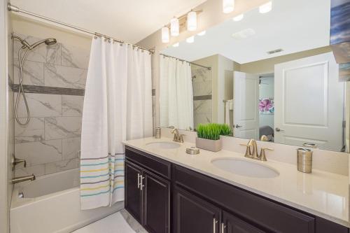 Stunning Townhouses 5 Minutes away Disney! photo 58