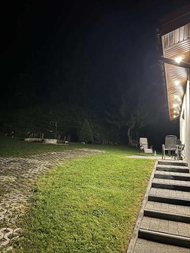 Κήπος έξω από το Quiet Getaway Near Tarnow