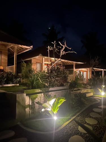 Κήπος έξω από το QINARA, Guesthouse Close to Diamond Beach, Nusa Penida