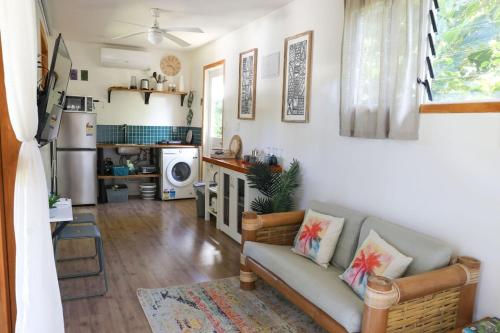 Ruang duduk di Amori Cabin