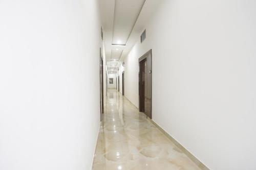 バラナシにあるFabHotel Varanasi Suitesのギャラリーの写真
