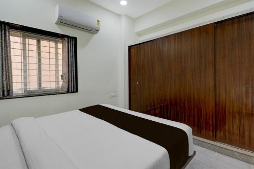 Postel nebo postele na pokoji v ubytování HOTEL O DOLPHIN LUXURY AC ROOMS