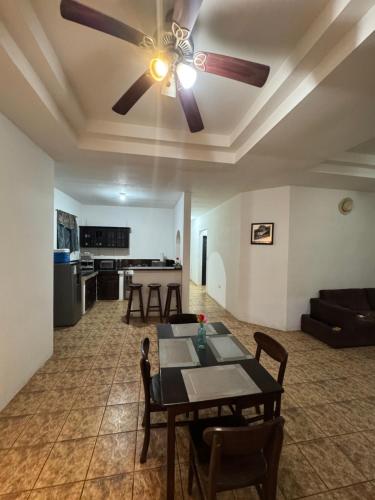 Galería fotográfica de Guest House Veracruz en León