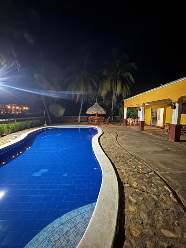 La alberca dentro o cerca de Guest House Veracruz