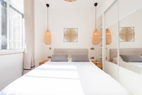 Cozy 2-Br Apartment 1 min from the Beaches