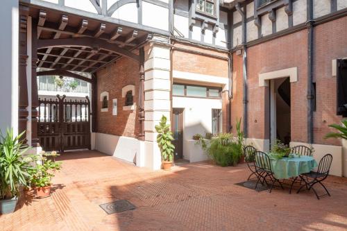 Cozy 2-Br Apartment 1 min from the Beaches
