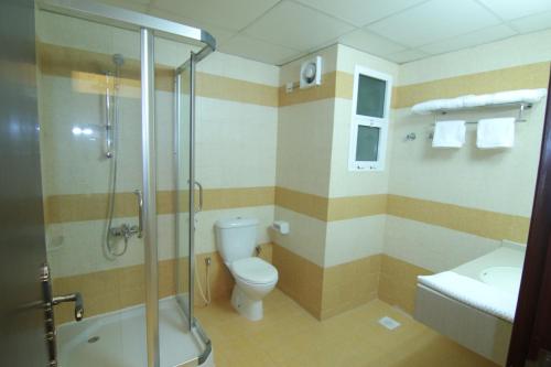 
A bathroom at Samaher Hotel
