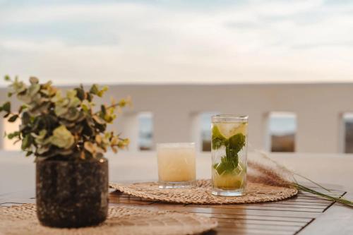 Ποτά στο Almiriki Naxos Beachside Living