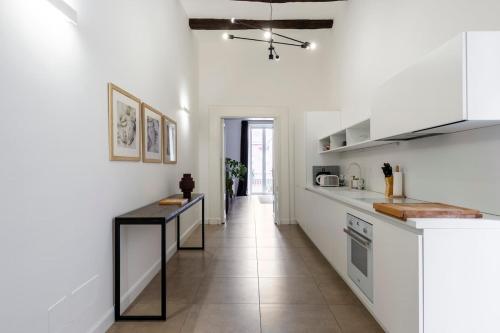 Design flat next to Via Toledo up to 4 people