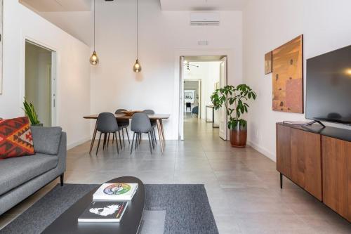 Design flat next to Via Toledo up to 4 people