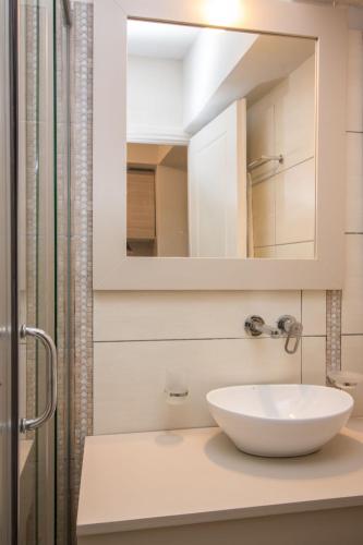 Ένα μπάνιο στο Almiriki Naxos Beachside Living