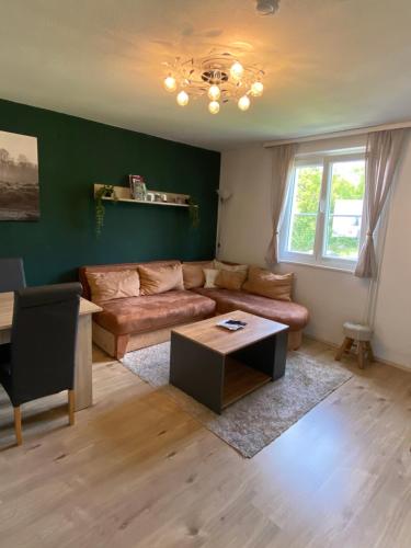 Χώρος καθιστικού στο Voll ausgestattete 3 Zimmer Wohnung mit 2 Schlafzimmer