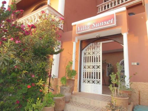 Muka bangunan atau pintu masuk Villa Sunset B&B