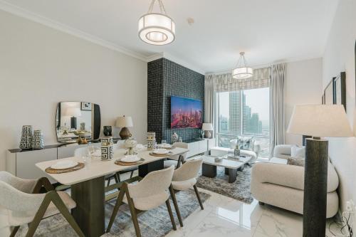 RH-Luxury 1BR Apt in Al Habtoor City with beautiful Canal View