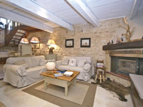 Zona de estar de Splendid Villa in Viens with Swimming Pool