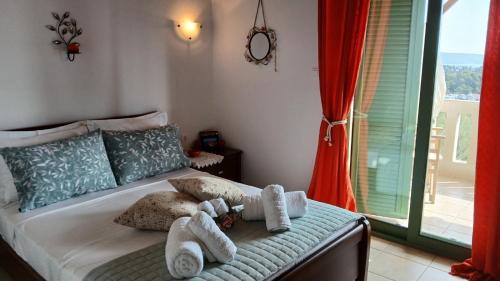 Postel nebo postele na pokoji v ubytování Boucamvillia's Luxury House