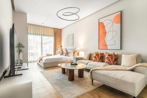 FIRST CLASS Studio Minimalist Chic Retreat