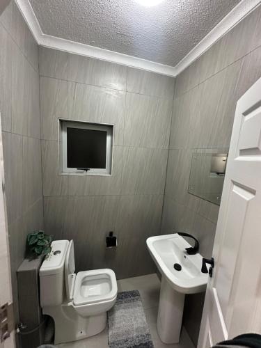 Bilik mandi di Unit 32 Ongwe