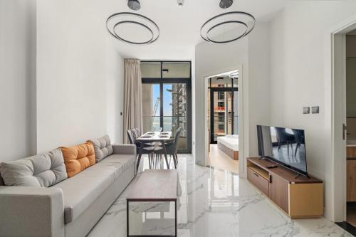 FIRST CLASS 1BR Waterfront Bliss
