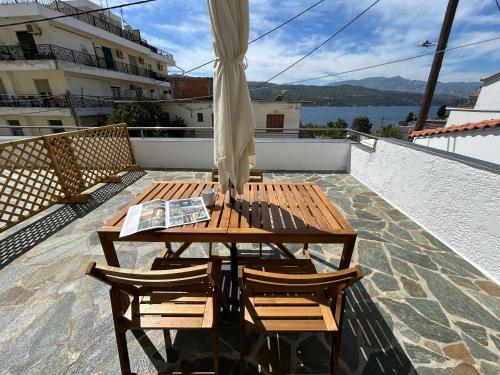 Uma vista geral da montanha ou uma vista da montanha a partir do apartamento