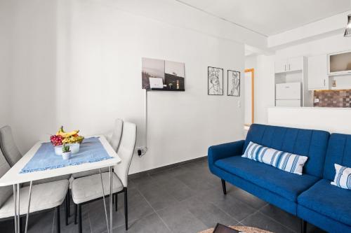 2BR Penthouse with Terrace & Sea View