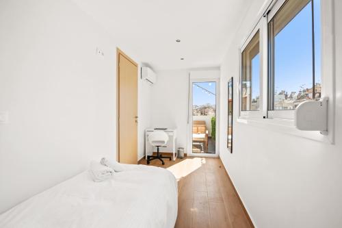 2BR Penthouse with Terrace & Sea View