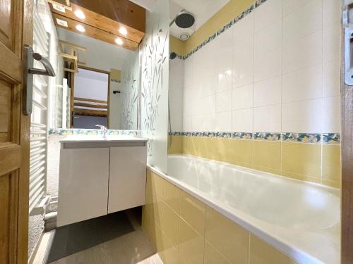 6332 Appartement skis aux pieds Les Menuires