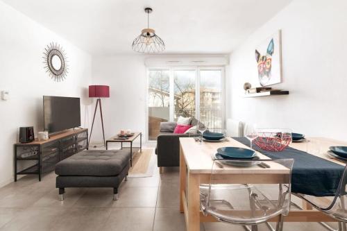 Daurade Balcon Parking free - Bus proche centre