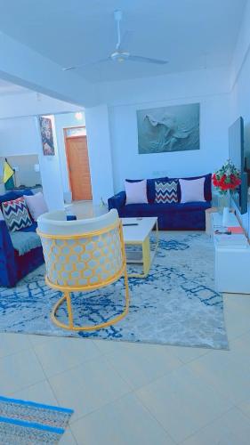 Posezení v ubytování Mombasa Air-BnB Two bedroom apartment