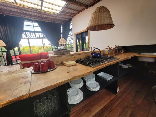 Una cocina o cocineta en DesertDewEstate