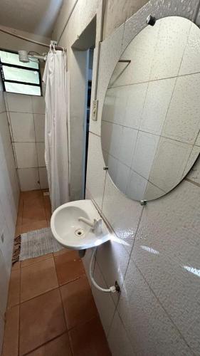 Bilik mandi di Nuh Hostel
