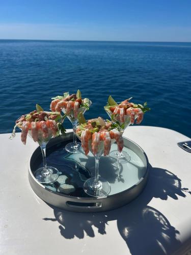 Paisaje cerca de este barco