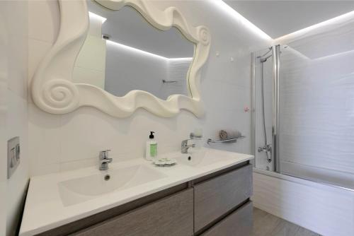 Ocean Garden 2BR Apartment Heated Pool & Parking Costa Adeje by Aqua Vista Tenerife