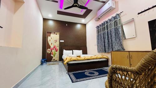 Posezení v ubytování Tarzan Homestay Hampi