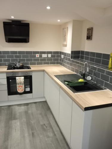 Lower Cheltenham Place photo 8
