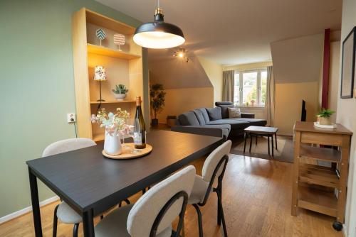 Χώρος καθιστικού στο Harbor-View Loft - 2BR Near City