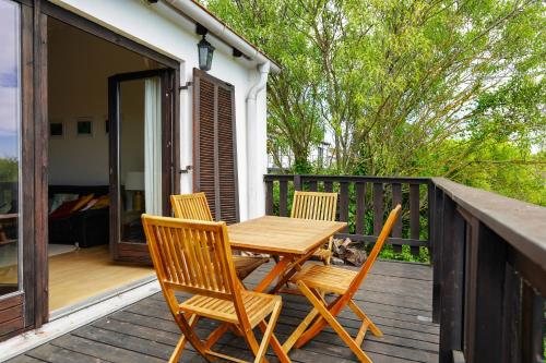 Sunset View Weekend house with lake view, balcony, garden, parking