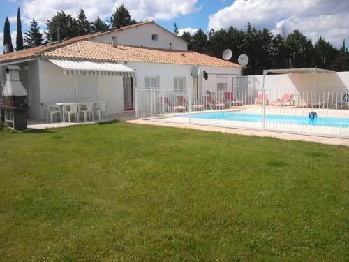 Villa charmante à Meynes avec piscine privée